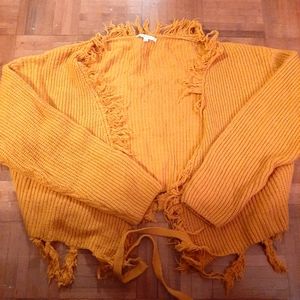 New without tag** Mustard knit cropped cardigan